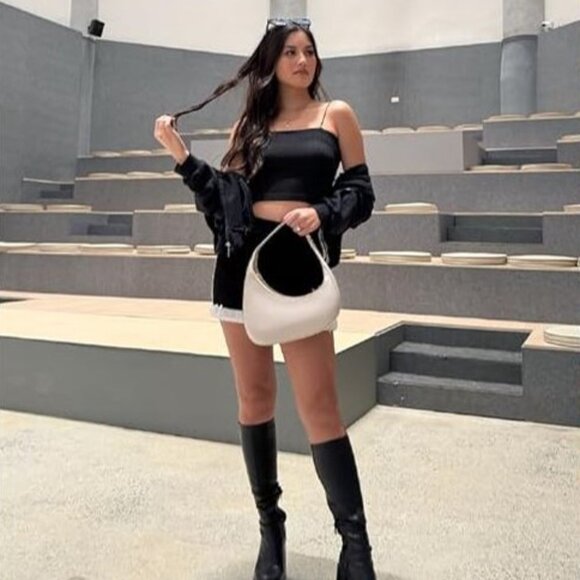 Elegant Leather Hobo Bag - White - Picture 3 of 10